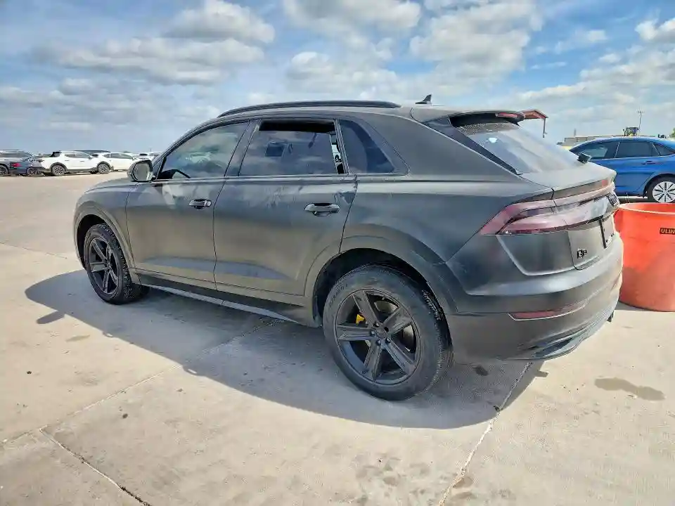 WA1AVAF19KD017493 2019 AUDI Q8-1
