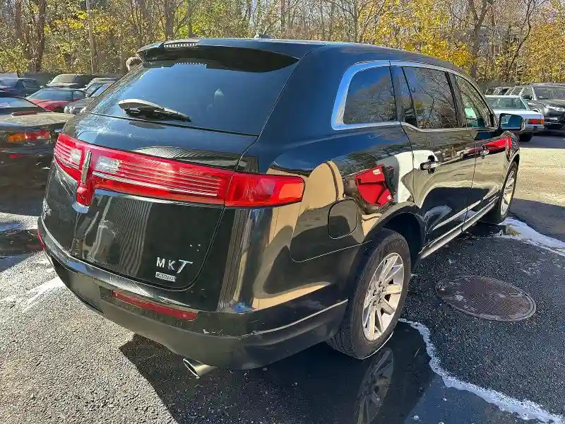 2LMHJ5NK6JBL02688 2018 LINCOLN TOWNHOUSE MKT-3