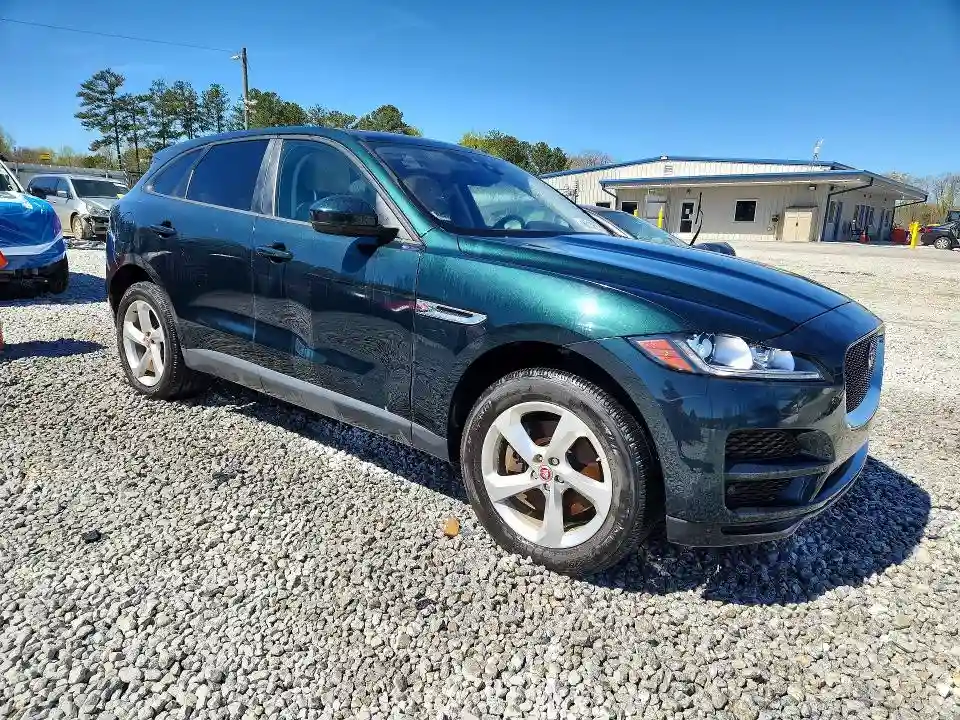 SADCJ2BV4HA059013 2017 JAGUAR F-PACE-3