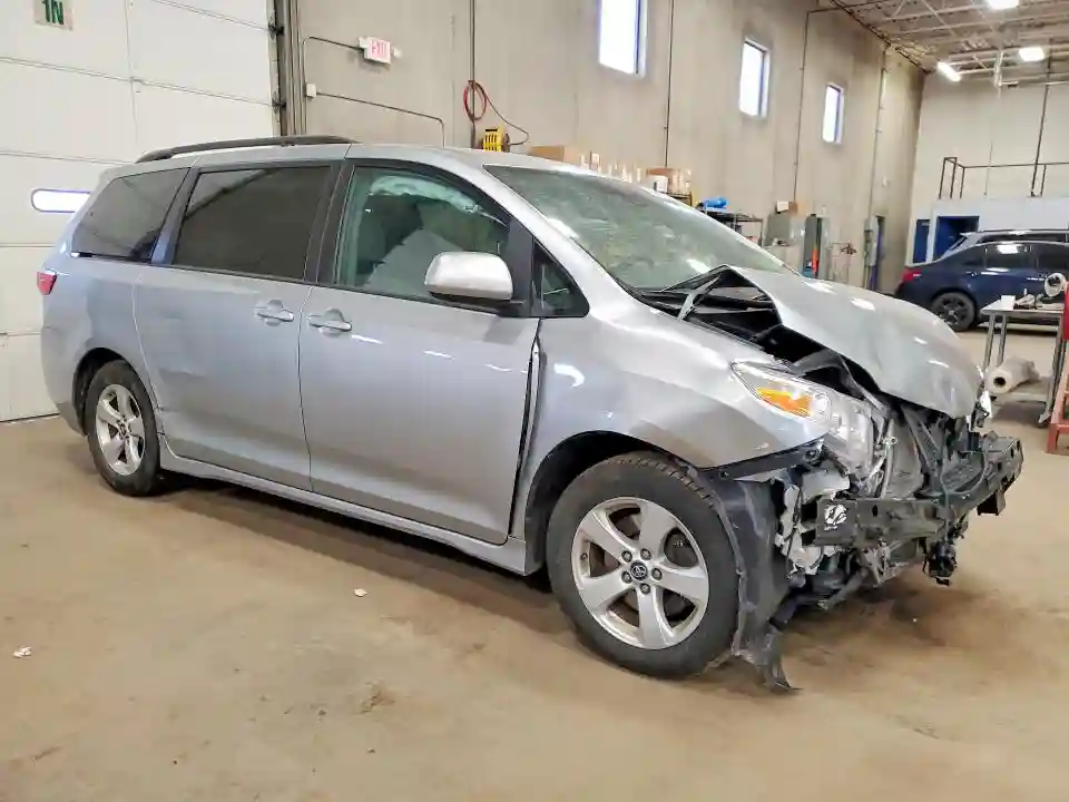 5TDKZ3DC6KS983898 2019 TOYOTA SIENNA-3