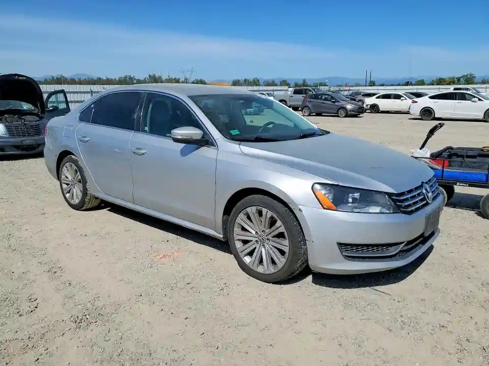 1VWBV7A34FC046009 2015 VOLKSWAGEN PASSAT-3