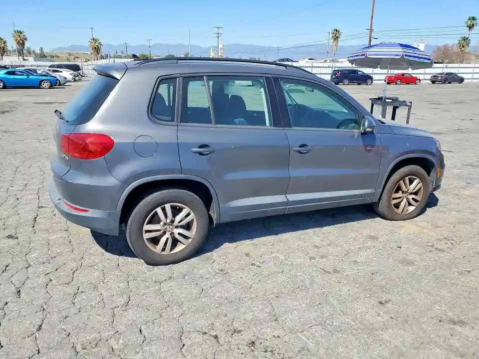 WVGAV7AX9FW613035 2015 VOLKSWAGEN TIGUAN-2