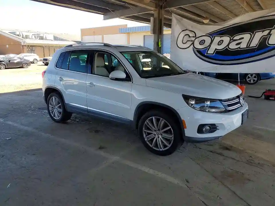 WVGAV7AX7FW569715 2015 VOLKSWAGEN TIGUAN-3