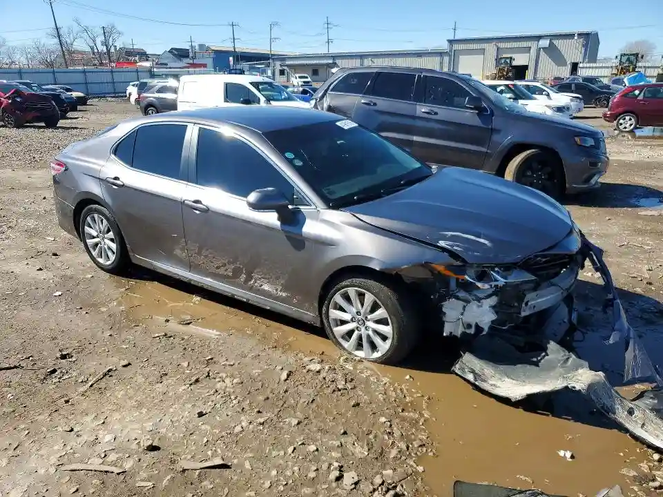 4T1B11HK6JU089760 2018 TOYOTA CAMRY-3
