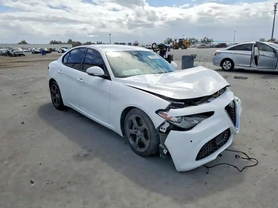 ZARFAEBN3H7535619 2017 ALFA ROMEO GIULIA-3
