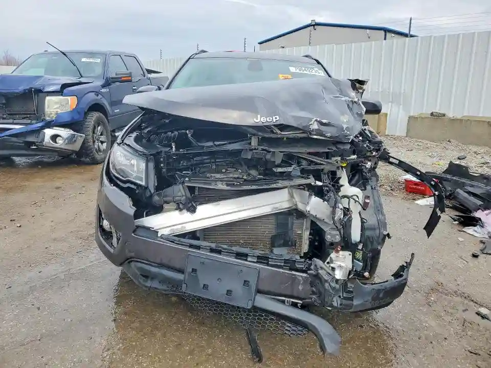 3C4NJCBB1MT577079 2021 JEEP COMPASS-4