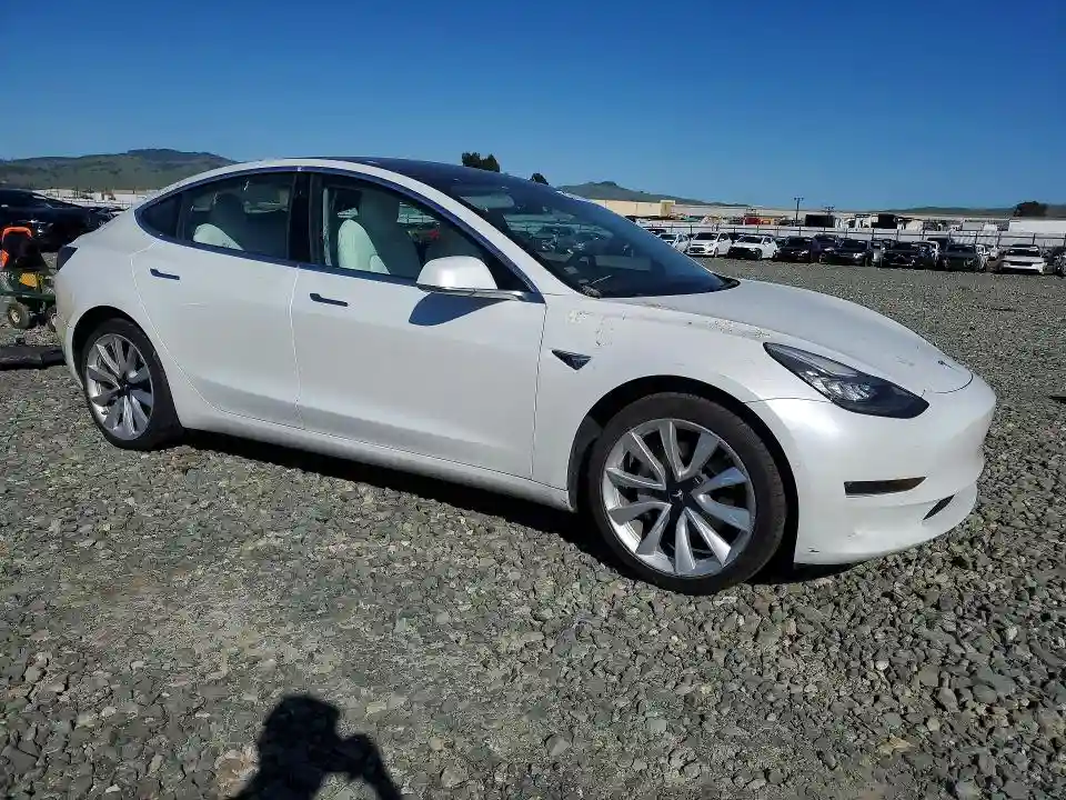 5YJ3E1EAXJF169595 2018 TESLA MODEL 3-3