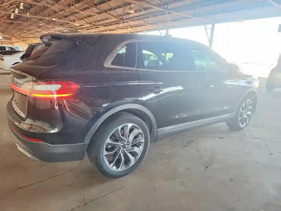 2LMPJ6K95PBL06937 2023 LINCOLN NAUTILUS-2