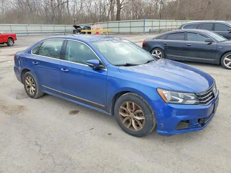 1VWAT7A30HC056878 2017 VOLKSWAGEN PASSAT-3