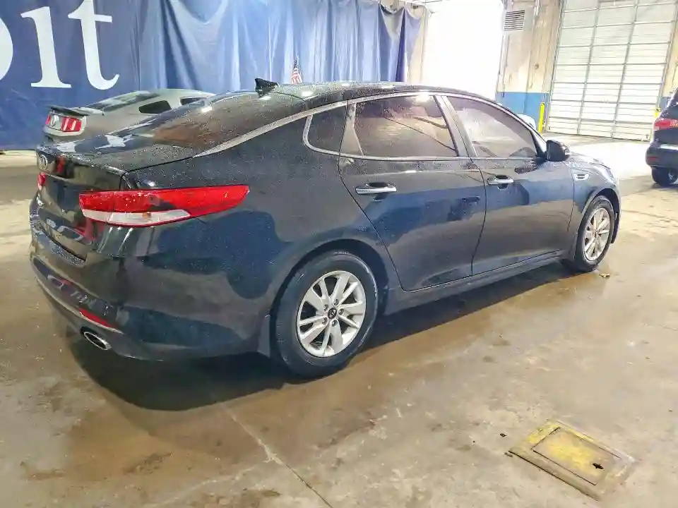 5XXGT4L32GG037501 2016 KIA OPTIMA-2
