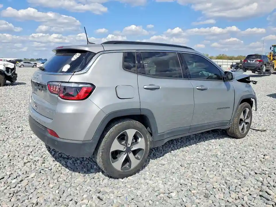 3C4NJCBB7LT258008 2020 JEEP COMPASS-2