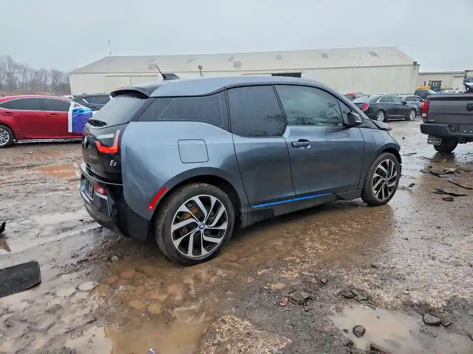 WBY1Z8C33HV894023 2017 BMW I SERIES-2