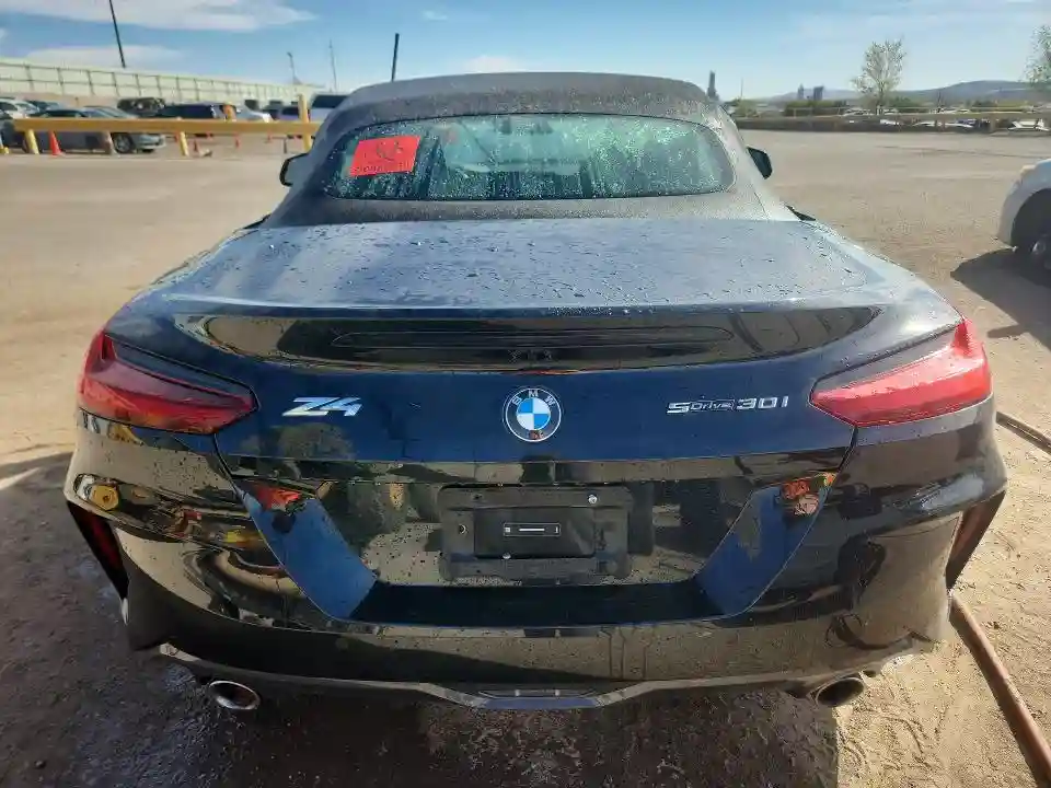 WBAHF3C02TWY49785 2026 BMW Z4-5