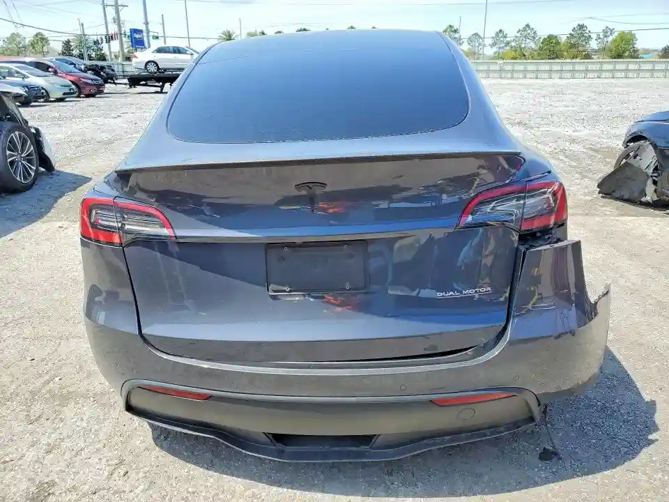 7SAYGDEF9NF395794 2022 TESLA MODEL Y-5