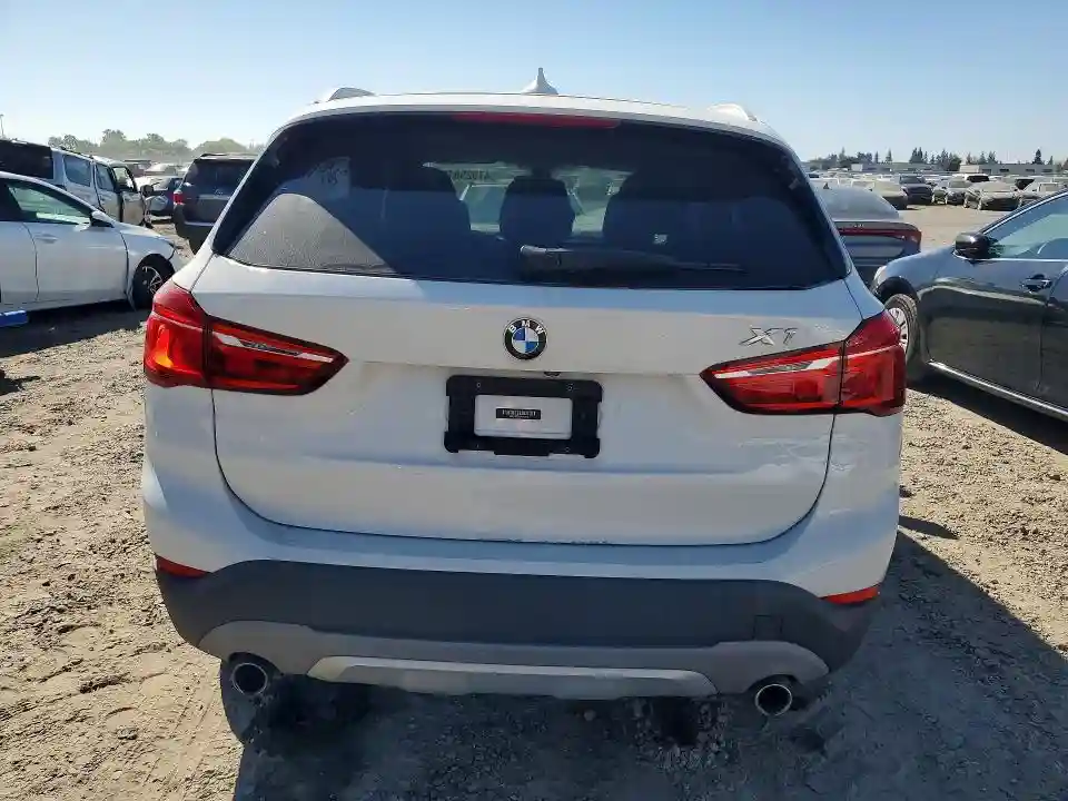 WBXHU7C34J5H40120 2018 BMW X1-5