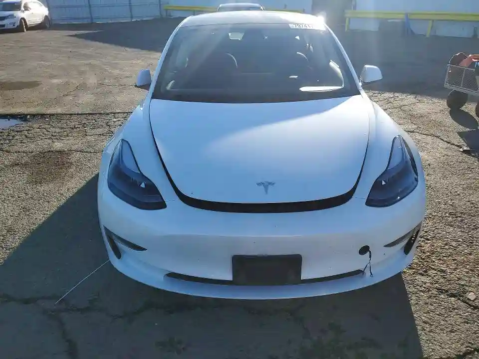 5YJ3E1EB5PF619848 2023 TESLA MODEL 3-4