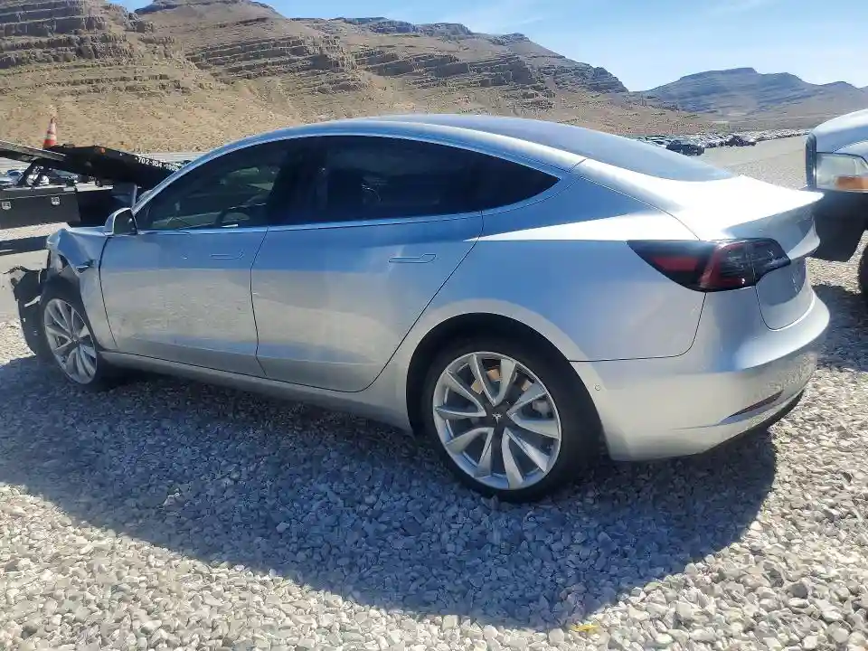 5YJ3E1EA1JF007872 2018 TESLA MODEL 3-1