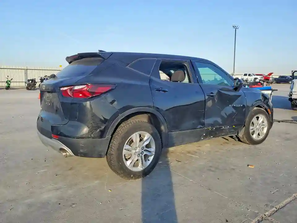 3GNKBCRS3MS587129 2021 CHEVROLET BLAZER-2