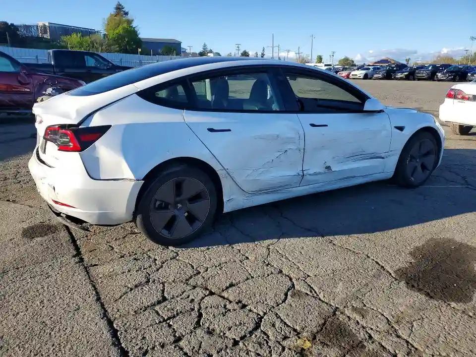 5YJ3E1EB5PF619848 2023 TESLA MODEL 3-2