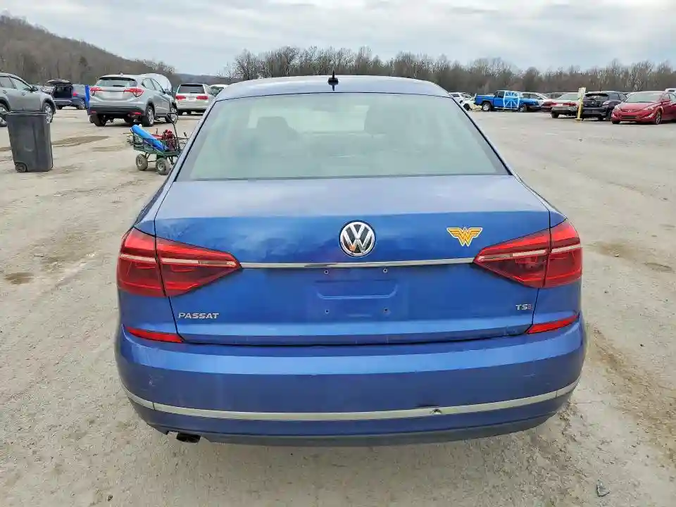 1VWAT7A30HC056878 2017 VOLKSWAGEN PASSAT-5