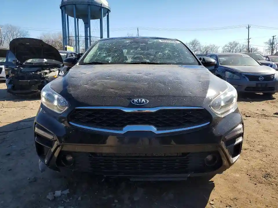 3KPF54AD8ME405203 2021 KIA FORTE-4