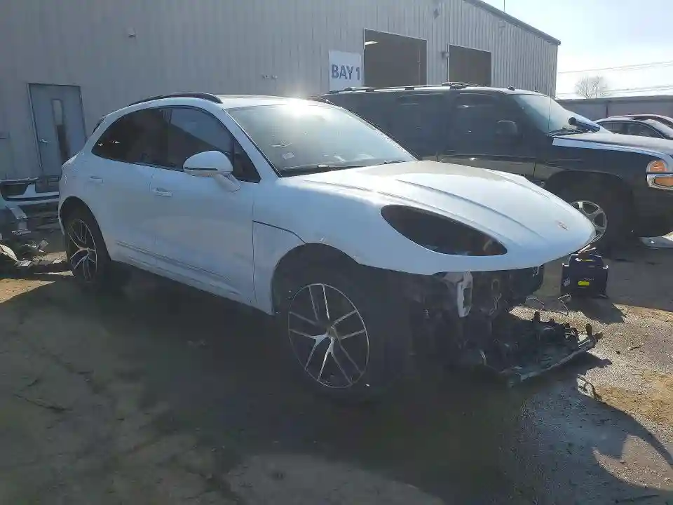 WP1AA2A55PLB12050 2023 PORSCHE MACAN-3