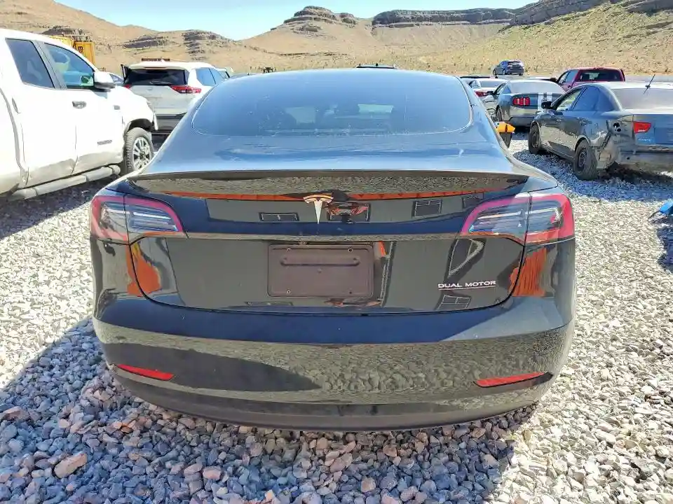 5YJ3E1EC8PF518179 2023 TESLA MODEL 3-5