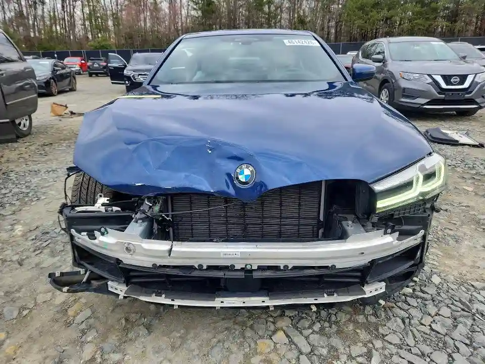 WBA73BJ05NWX52424 2022 BMW 5 SERIES-4