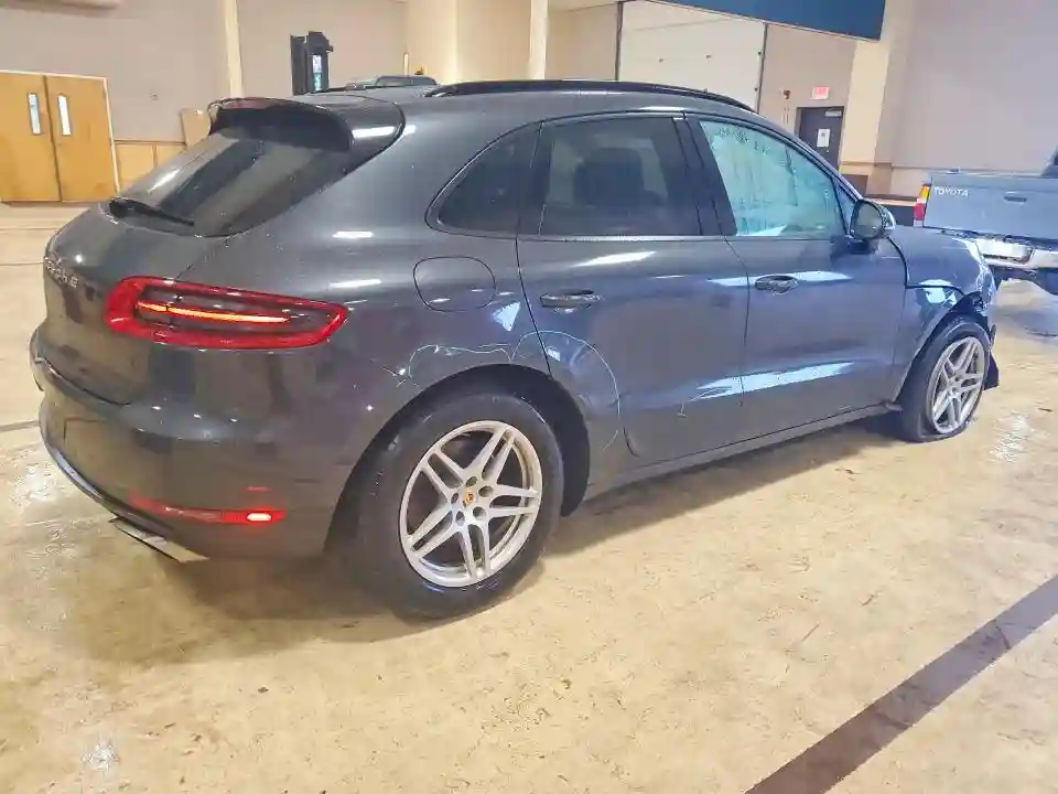 WP1AA2A54JLB16789 2018 PORSCHE MACAN-2