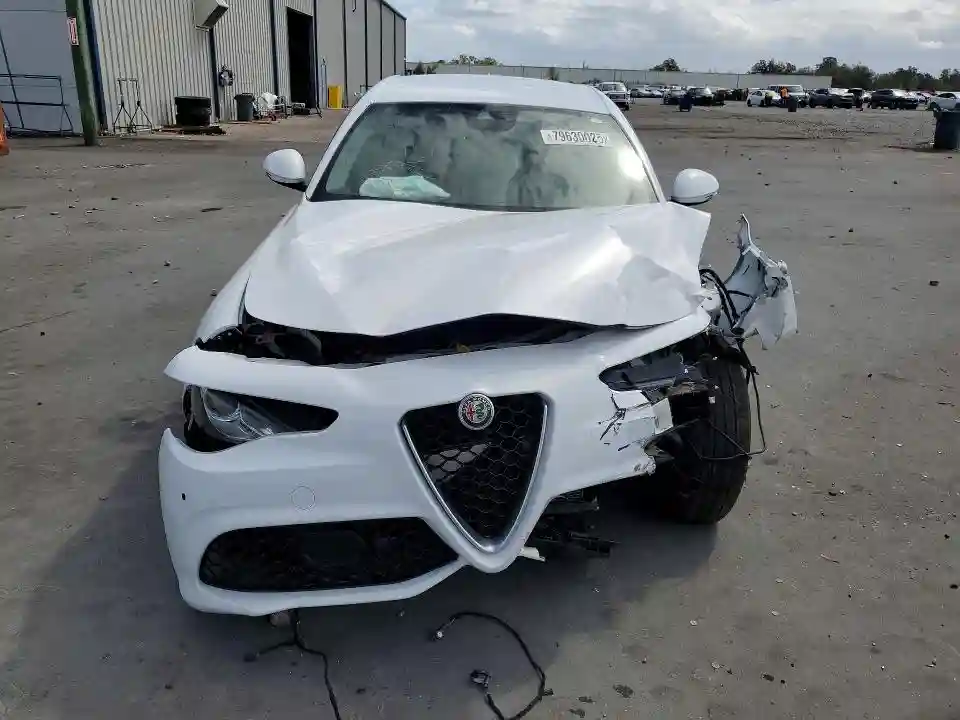ZARFAEBN3H7535619 2017 ALFA ROMEO GIULIA-4