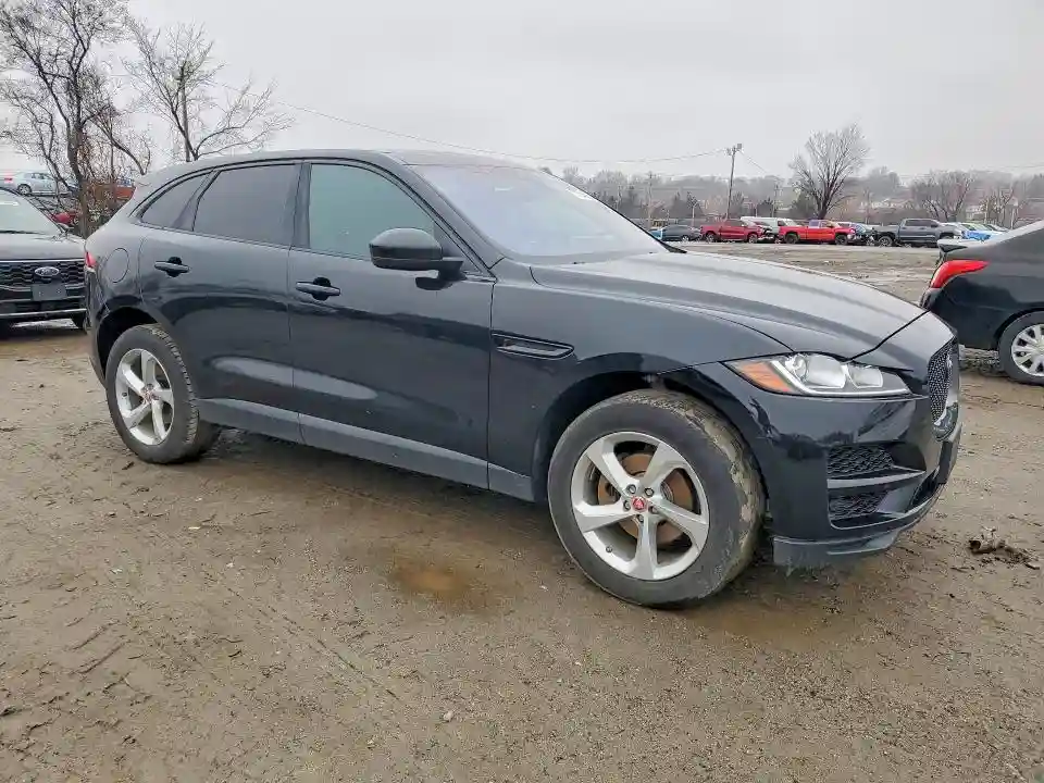 SADCJ2FXXLA645333 2020 JAGUAR F-PACE-3