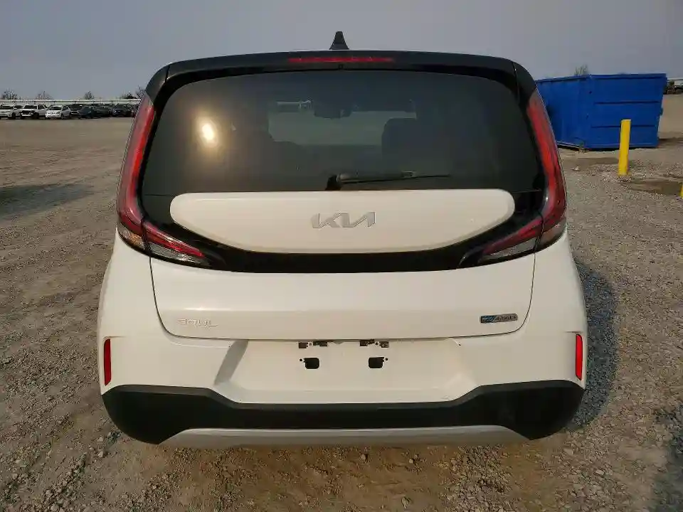 KNDJ33AU2P7881817 2023 KIA SOUL-5