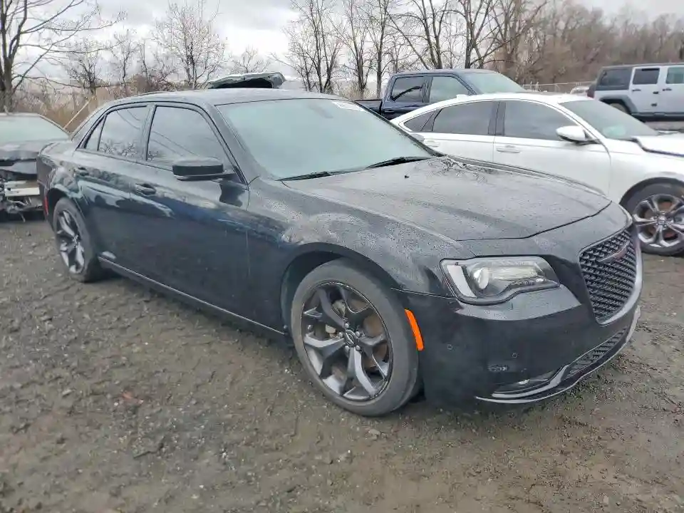 2C3CCABG1PH599814 2023 CHRYSLER 300-3