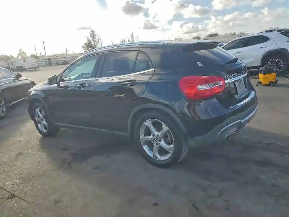 WDCTG4EB7JJ530353 2018 MERCEDES-BENZ GLA-CLASS-1