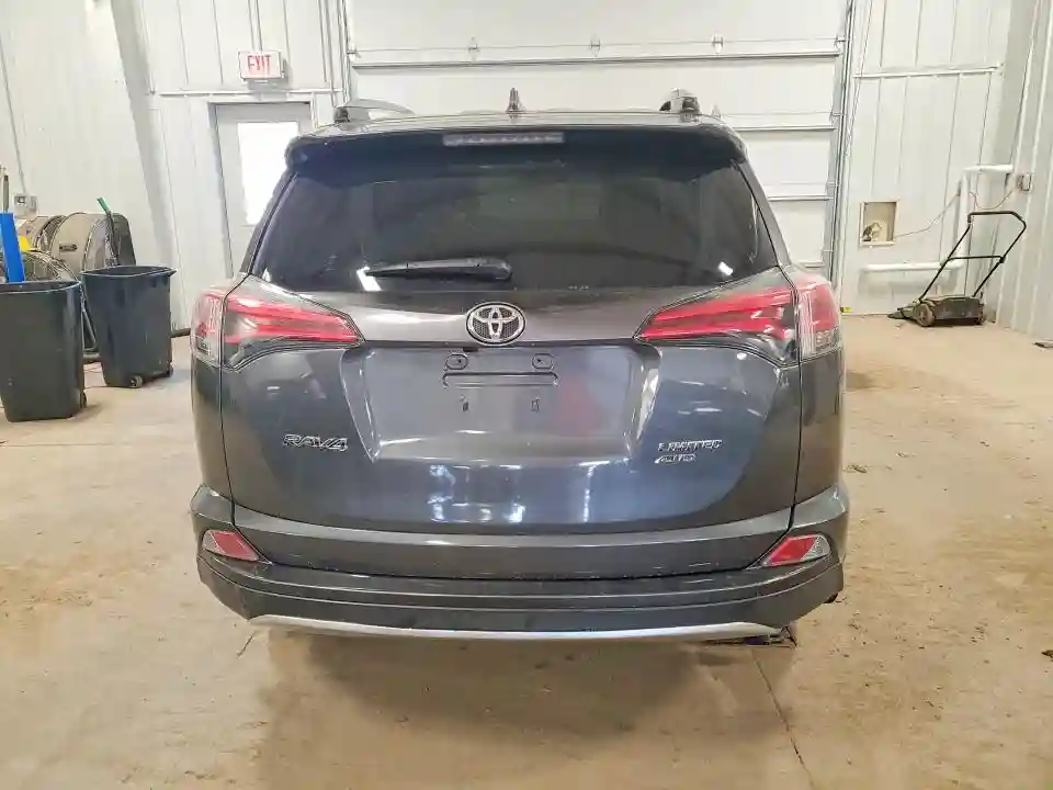 JTMDFREV3JJ258100 2018 TOYOTA RAV4-5