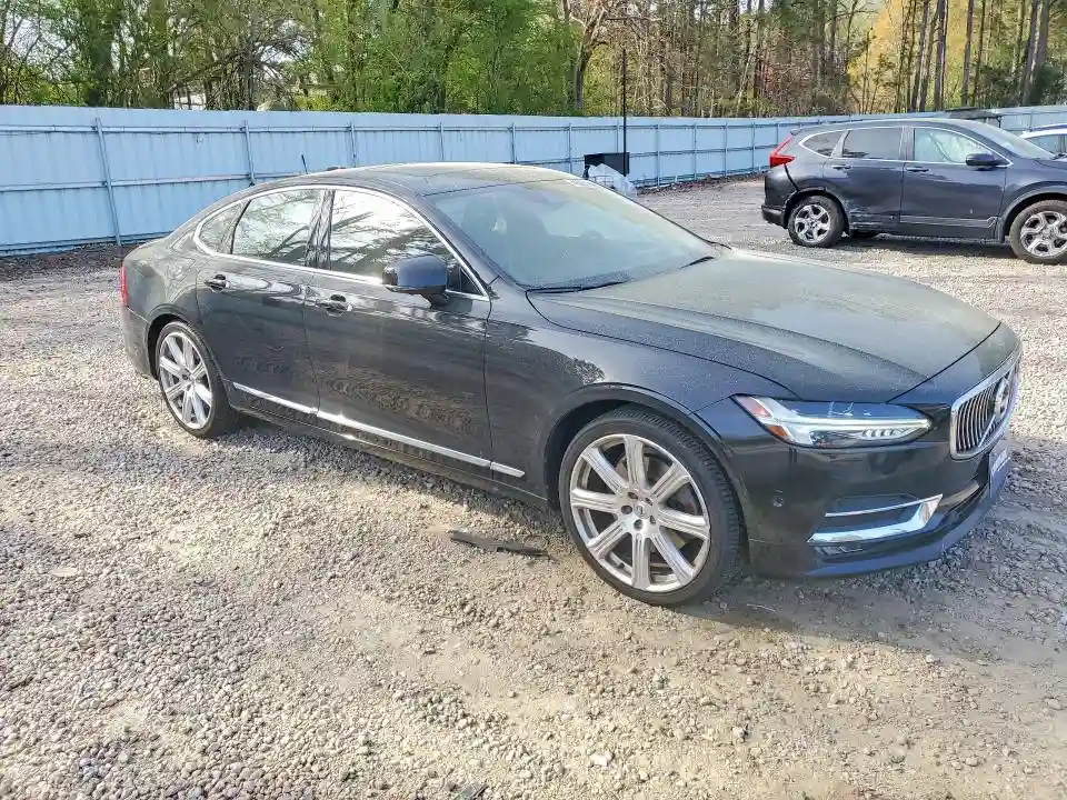 YV1A22ML5H1004883 2017 VOLVO S90-3
