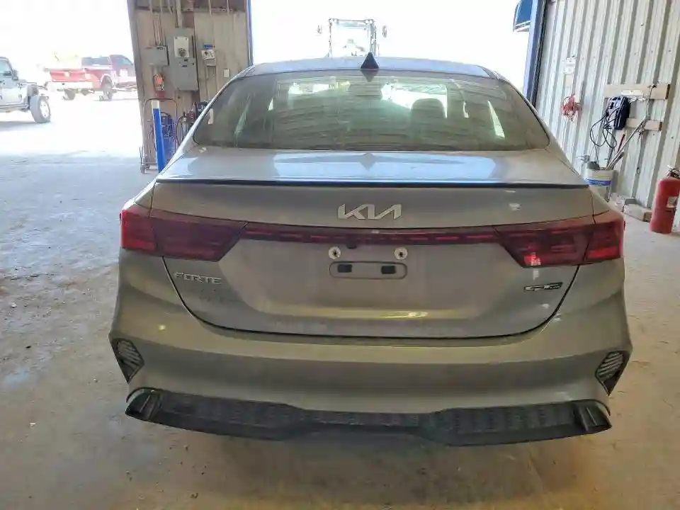 3KPF54AD4RE793425 2024 KIA FORTE-5
