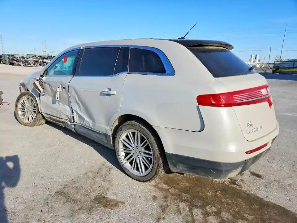 2LMHJ5AT9KBL04001 2019 LINCOLN MKT-1