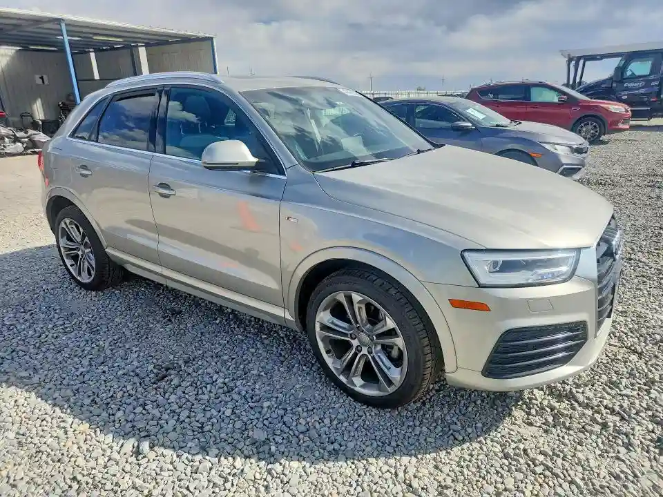WA1JCCFS1JR009433 2018 AUDI Q3-3