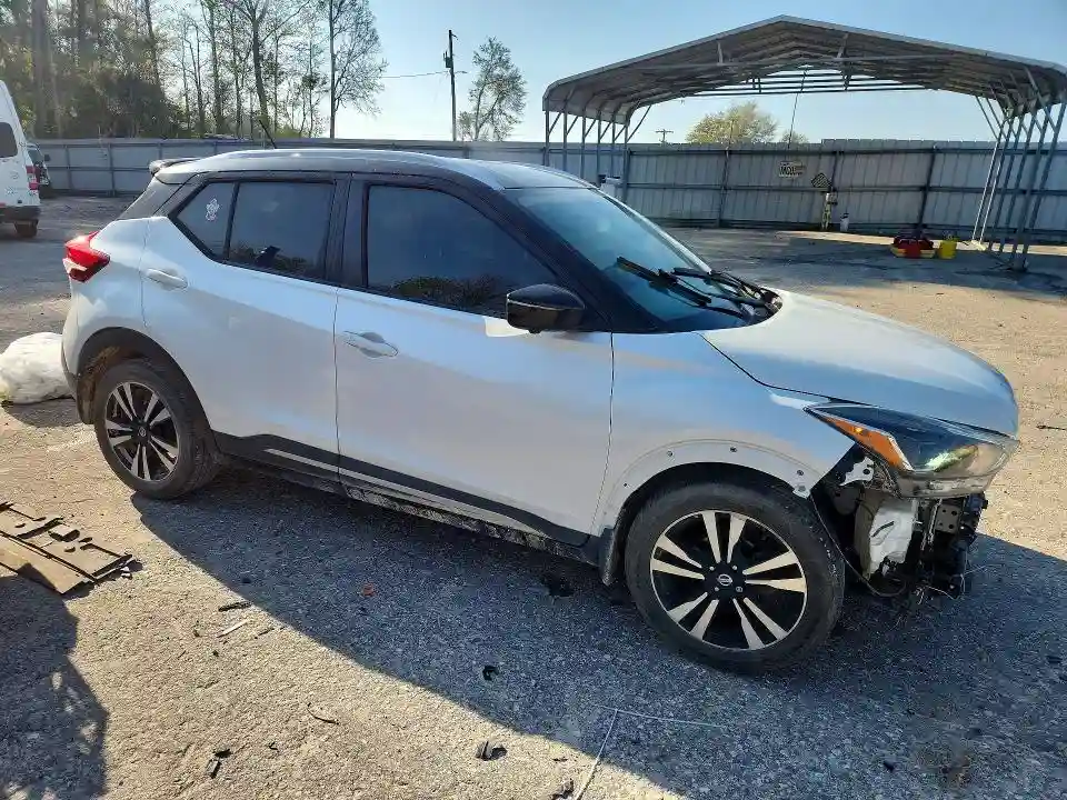 3N1CP5CU5JL504040 2018 NISSAN KICKS-3