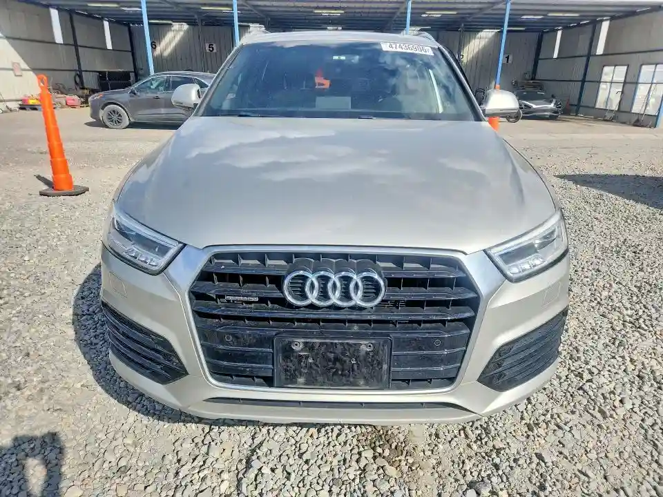 WA1JCCFS1JR009433 2018 AUDI Q3-4