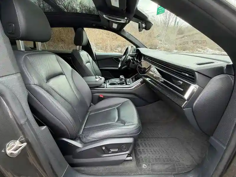 WA1BVAF19KD039112 2019 AUDI Q8-4
