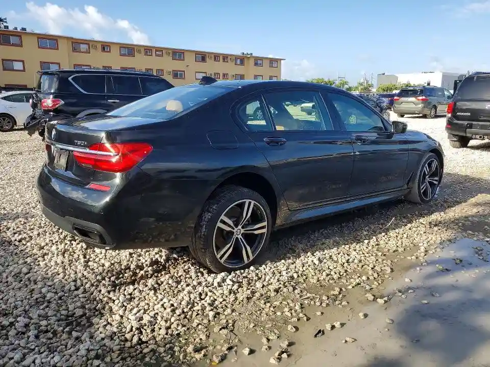 WBA7F2C57JG423745 2018 BMW 7 SERIES-2