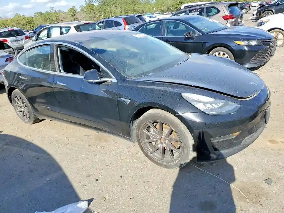 5YJ3E1EBXJF181996 2018 TESLA MODEL 3-3
