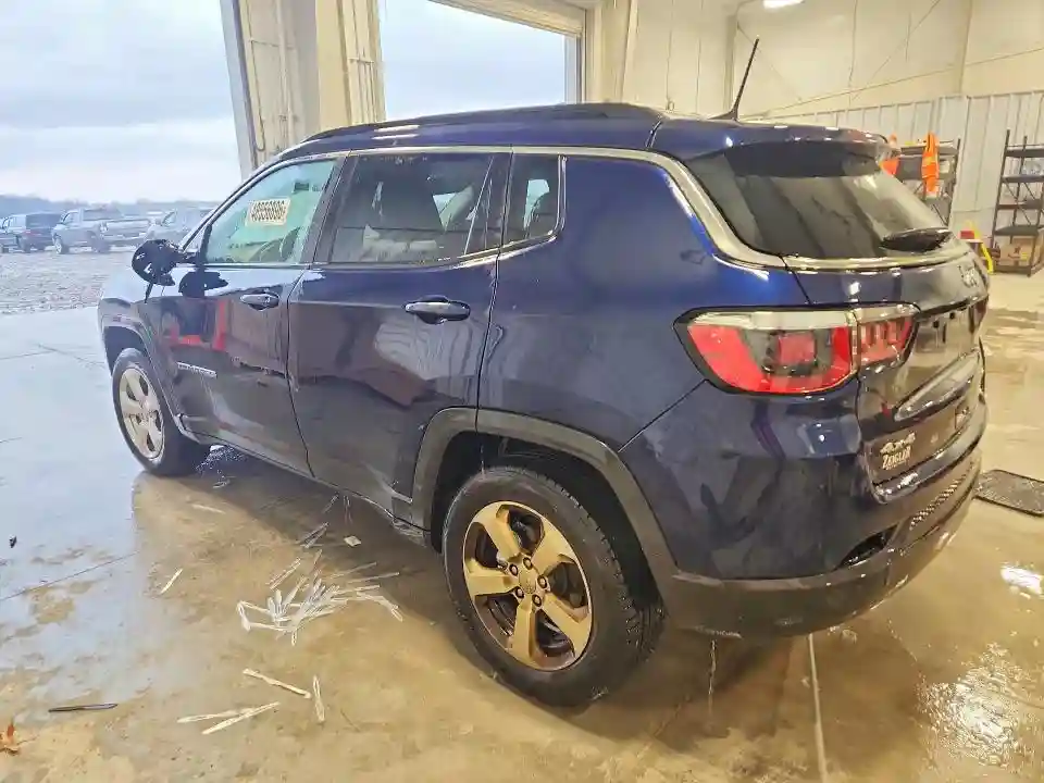 3C4NJDBB2JT342420 2018 JEEP COMPASS-1