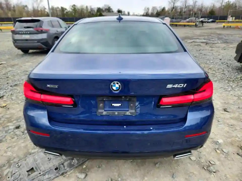 WBA73BJ05NWX52424 2022 BMW 5 SERIES-5