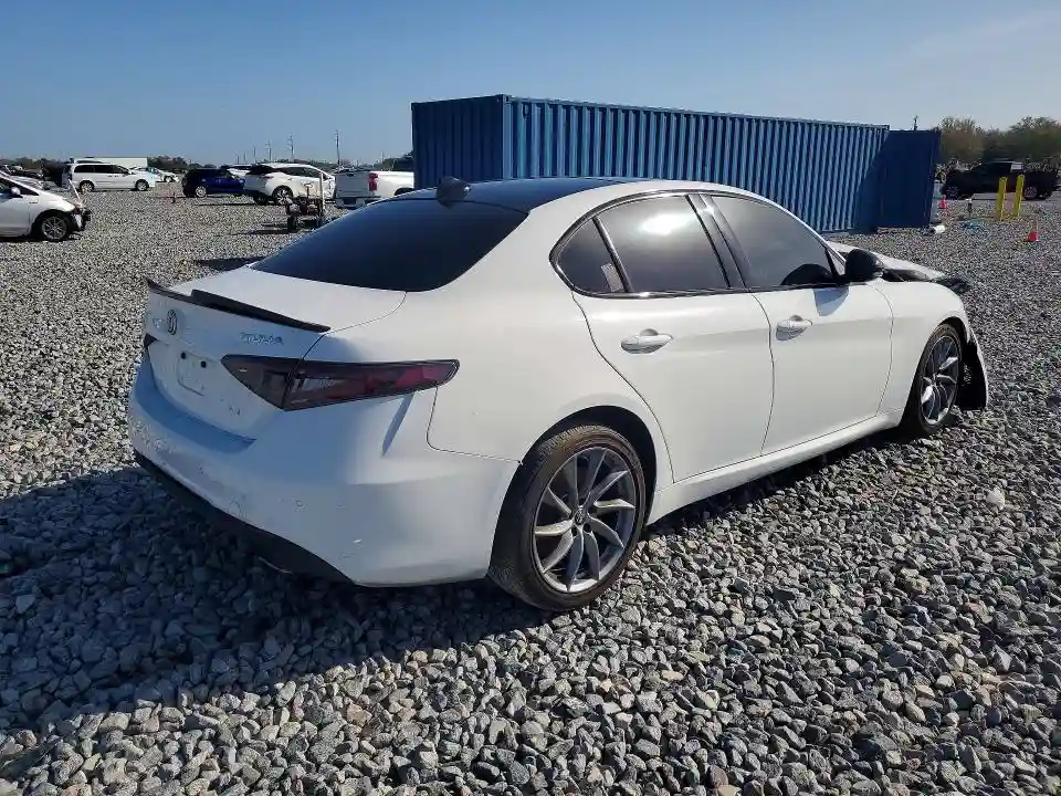 ZARFAMBN4R7679997 2024 ALFA ROMEO GIULIA-2