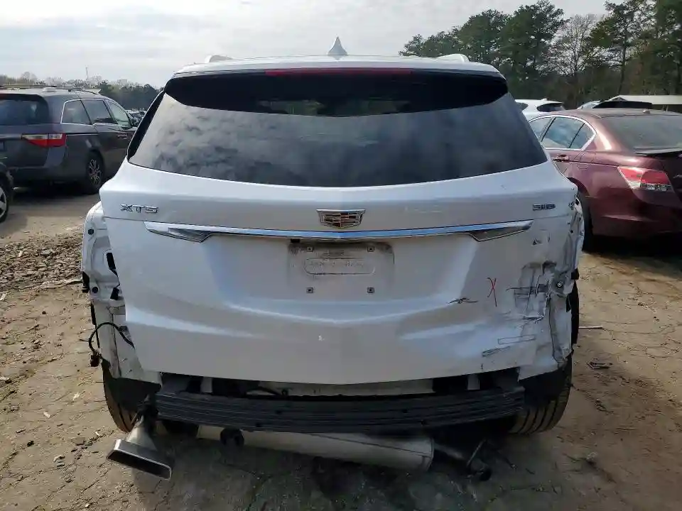 1GYKNCRS8JZ176298 2018 CADILLAC XT5-5