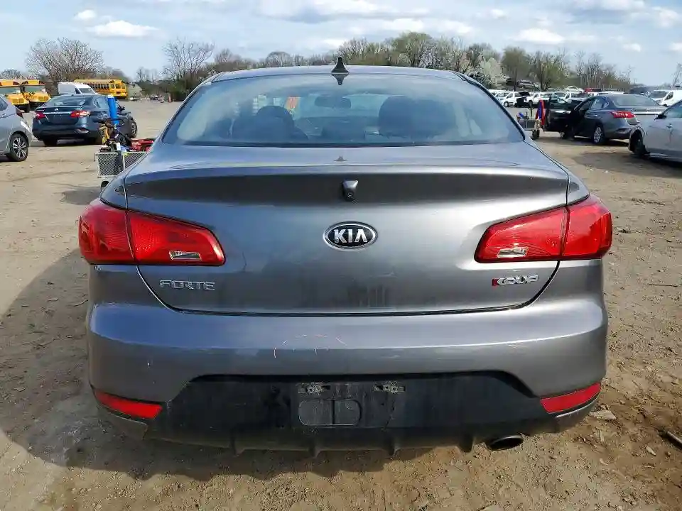 KNAFX6A85G5581065 2016 KIA FORTE-5