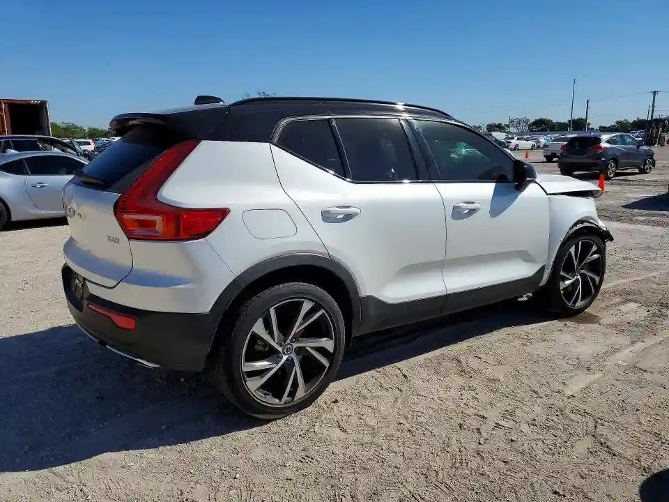 YV4AC2HM0L2172694 2020 VOLVO XC40-2